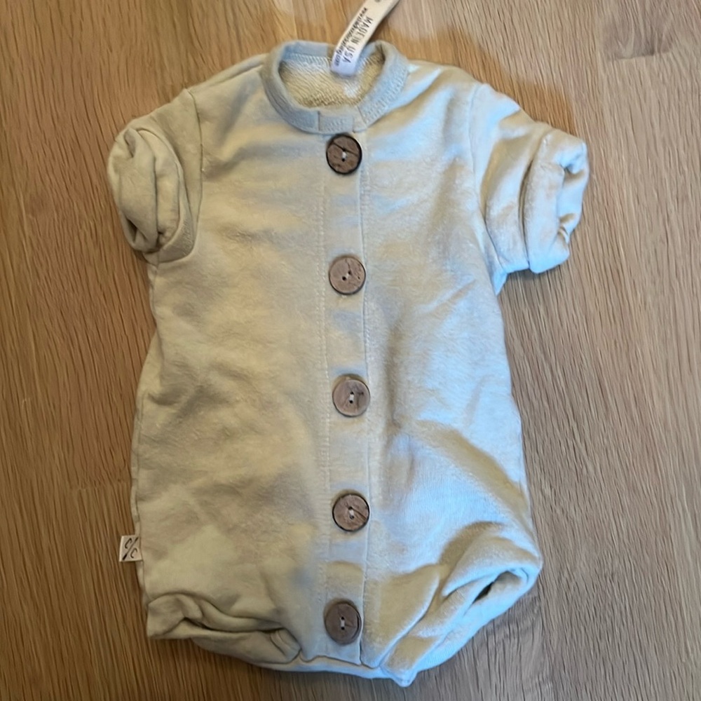 Childhoods Clothing Oat romper 0-3m